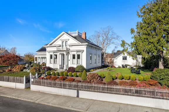 Chapman Carriage House - Image 1