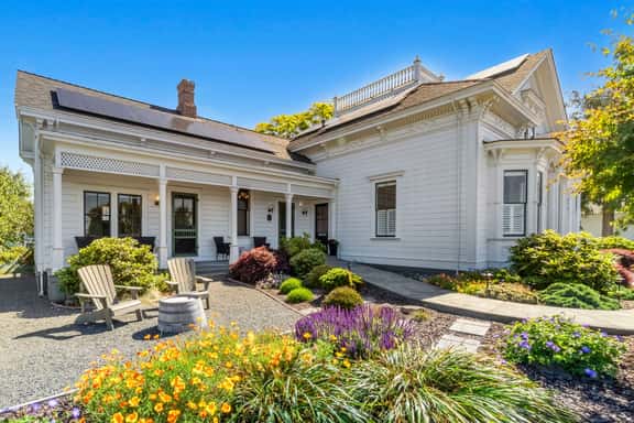 Chapman Cottage - Image 1